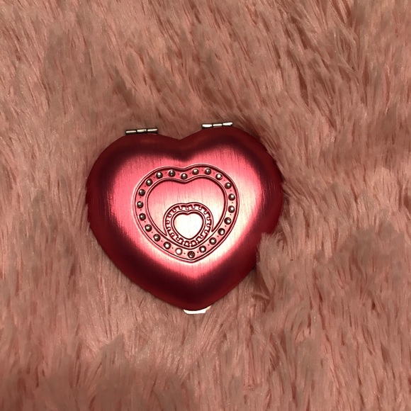 Accessories - ❤️SALE❤️ Compact mirror